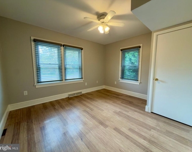 990 Elm Road - Photo Thumbnail 28