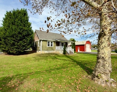 990 Elm Road - Photo Thumbnail 2