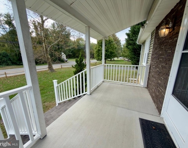 990 Elm Road - Photo Thumbnail 14