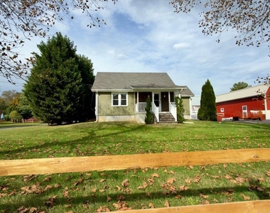 990 Elm Road - Photo Thumbnail 4