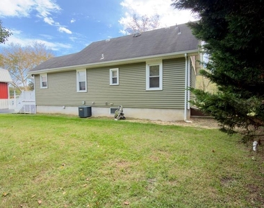990 Elm Road - Photo Thumbnail 18
