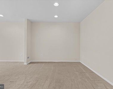 1401 Delancey Way - Photo Thumbnail 15