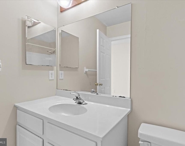 1401 Delancey Way - Photo Thumbnail 26