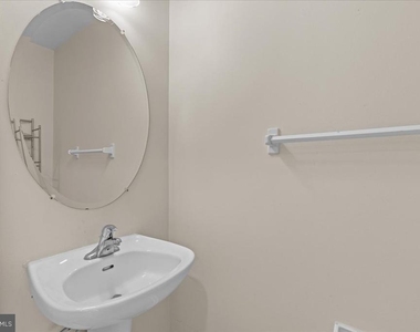 1401 Delancey Way - Photo Thumbnail 12