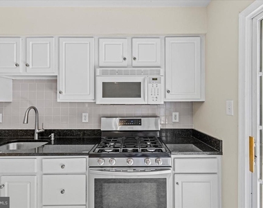 1401 Delancey Way - Photo Thumbnail 7