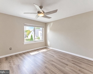 8 Ridgewood Way - Photo Thumbnail 12