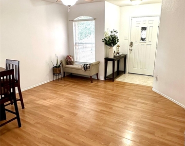 5521 Liberton Ln - Photo Thumbnail 12