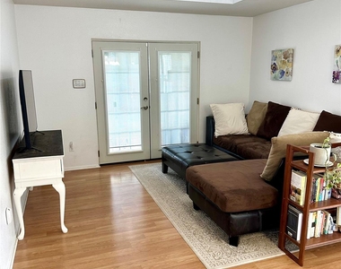 5521 Liberton Ln - Photo Thumbnail 5