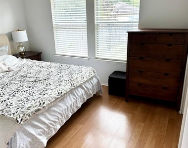 5521 Liberton Ln - Photo Thumbnail 10