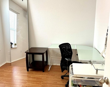 5521 Liberton Ln - Photo Thumbnail 11