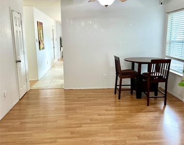 5521 Liberton Ln - Photo Thumbnail 13