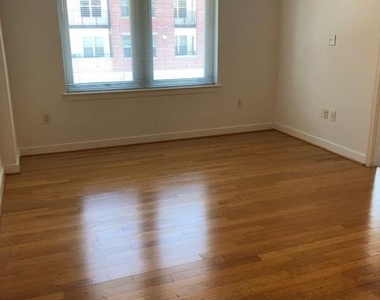 155 Potomac Psge - Photo Thumbnail 5