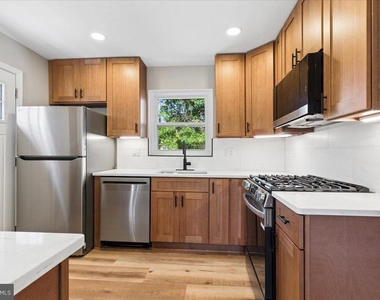 5008 36th Avenue - Photo Thumbnail 25
