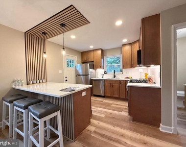 5008 36th Avenue - Photo Thumbnail 15