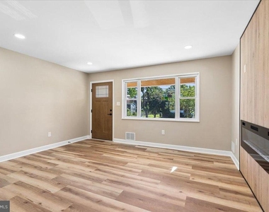 5008 36th Avenue - Photo Thumbnail 10