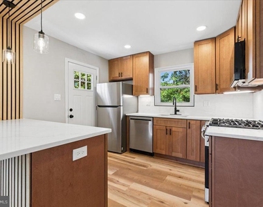 5008 36th Avenue - Photo Thumbnail 24
