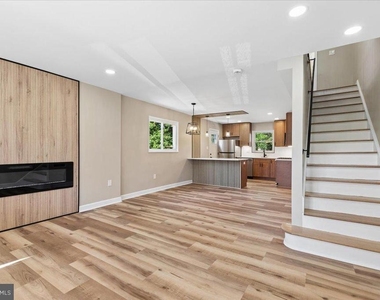 5008 36th Avenue - Photo Thumbnail 2