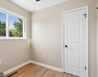 5008 36th Avenue - Photo Thumbnail 52