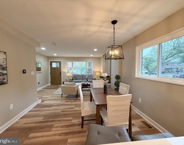 5008 36th Avenue - Photo Thumbnail 9