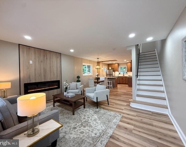 5008 36th Avenue - Photo Thumbnail 1