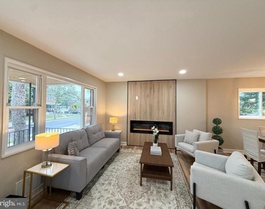 5008 36th Avenue - Photo Thumbnail 3