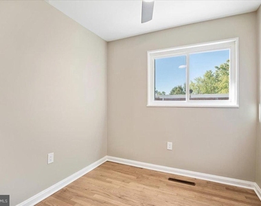 5008 36th Avenue - Photo Thumbnail 50