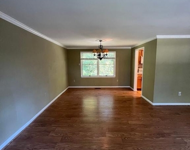 5518 Old Crain Highway - Photo Thumbnail 5