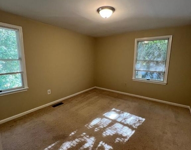 5518 Old Crain Highway - Photo Thumbnail 13