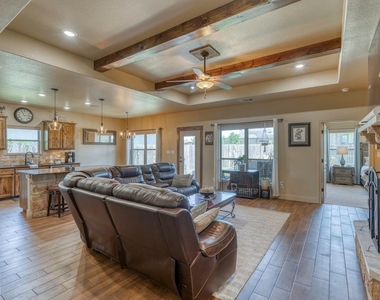 412 Jake Dr - Photo Thumbnail 5