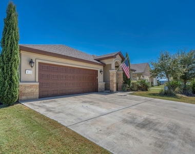 412 Jake Dr - Photo Thumbnail 1