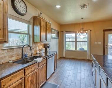 412 Jake Dr - Photo Thumbnail 10