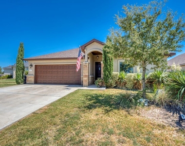412 Jake Dr - Photo Thumbnail 3