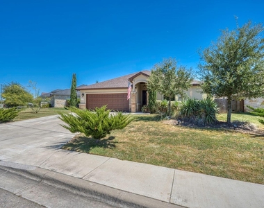 412 Jake Dr - Photo Thumbnail 2