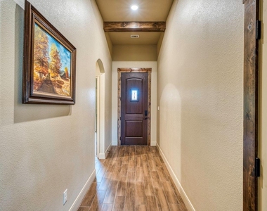 412 Jake Dr - Photo Thumbnail 4