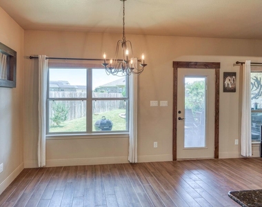 412 Jake Dr - Photo Thumbnail 11