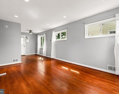 7115 Glenridge Drive - Photo Thumbnail 5