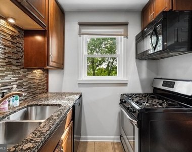 7115 Glenridge Drive - Photo Thumbnail 8