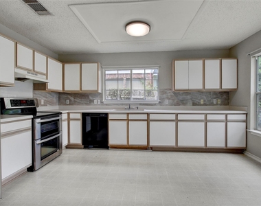 141 Masonwood Dr - Photo Thumbnail 2