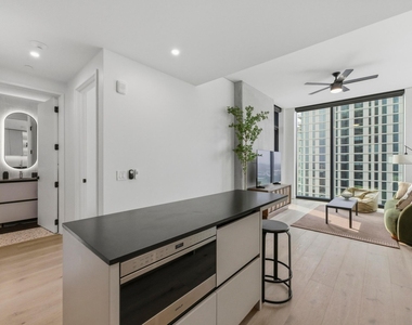 610 Davis St - Photo Thumbnail 3