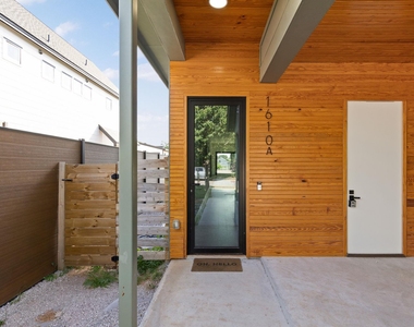 1610 Harveey Dr - Photo Thumbnail 4