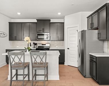 8512 Mckamy Dr - Photo Thumbnail 5