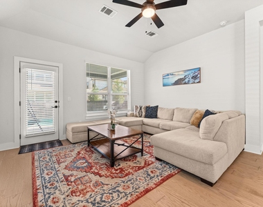 8512 Mckamy Dr - Photo Thumbnail 11