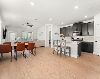 8512 Mckamy Dr - Photo Thumbnail 4