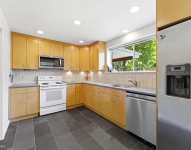 11408 Gilsan Street - Photo Thumbnail 6