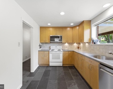 11408 Gilsan Street - Photo Thumbnail 9