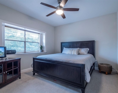 333 Wesley Rdg - Photo Thumbnail 9