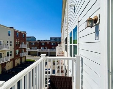 327 Community Center Avenue - Photo Thumbnail 16