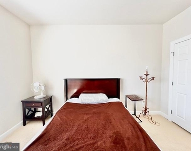 327 Community Center Avenue - Photo Thumbnail 28