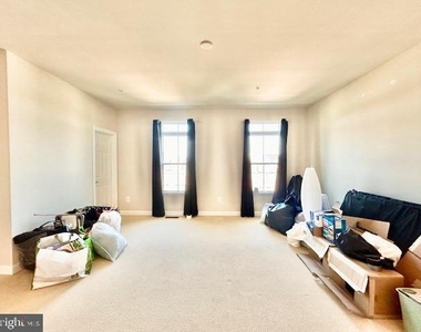 327 Community Center Avenue - Photo Thumbnail 20