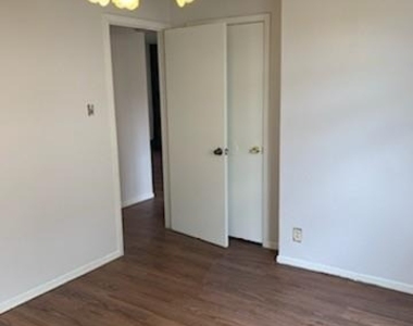 501 Hardin Ct - Photo Thumbnail 4